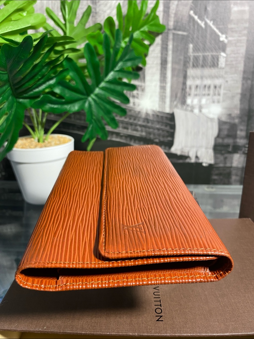 Authentic Louis Vuitton Epi International Wallet - Picture 16 of 17